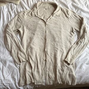 Tunic length cardigan from barefoot dreams. Material is cozy chic ultra lite